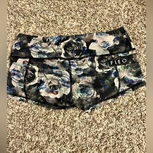 Fleo single lined shorts